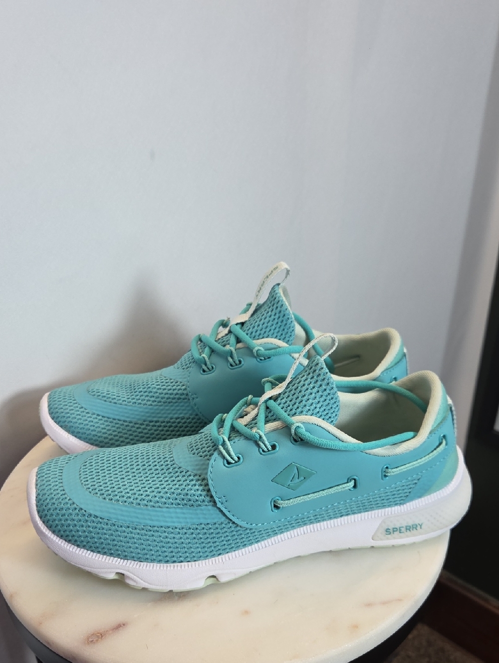 Sperry Womens Aqua Sneakers Size 9